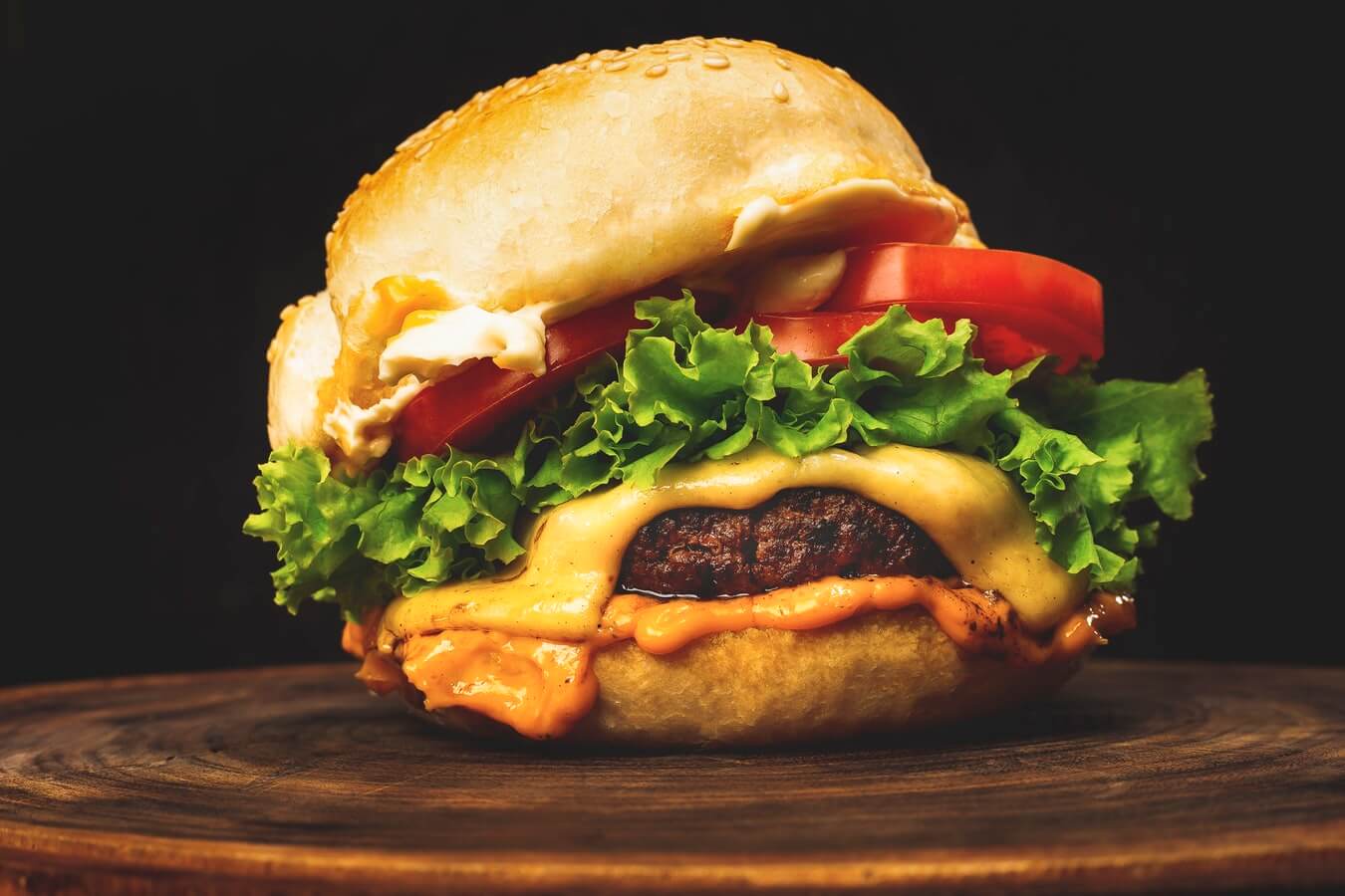 Cheeseburger with American Cheese, Lettuce, and Tomato